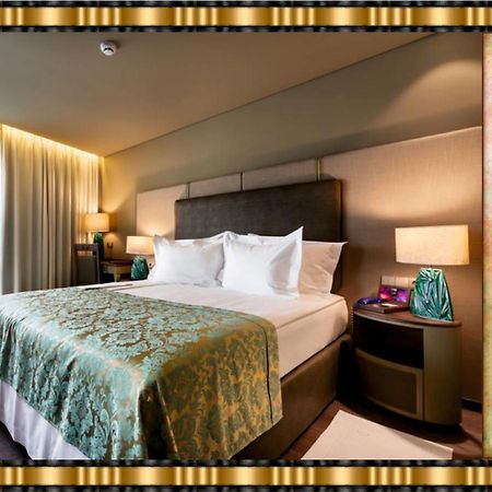 Hotel Jaguar Oporto - Airport To Hotel And City Center And Vice-Versa Is A Free And Continuous Shuttle Service From 7Am To 8Pm ภายนอก รูปภาพ